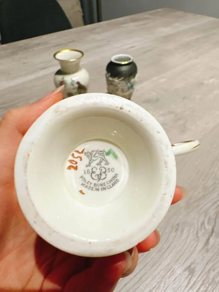 Vintage RARE mini vases & Foley Teacup image indicator(3)