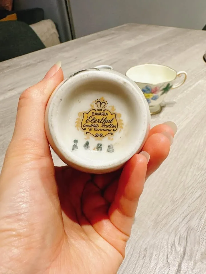 Vintage RARE mini vases & Foley Teacup image indicator(6)