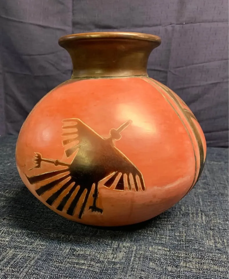 Pottery Vase -Julio Flores Chulucanas PERU image indicator(2)