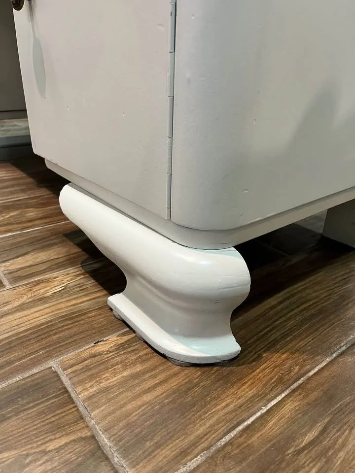 ✨ White Vanity / Makeup or Styling Station with Mirror – Solid W image indicator(2)