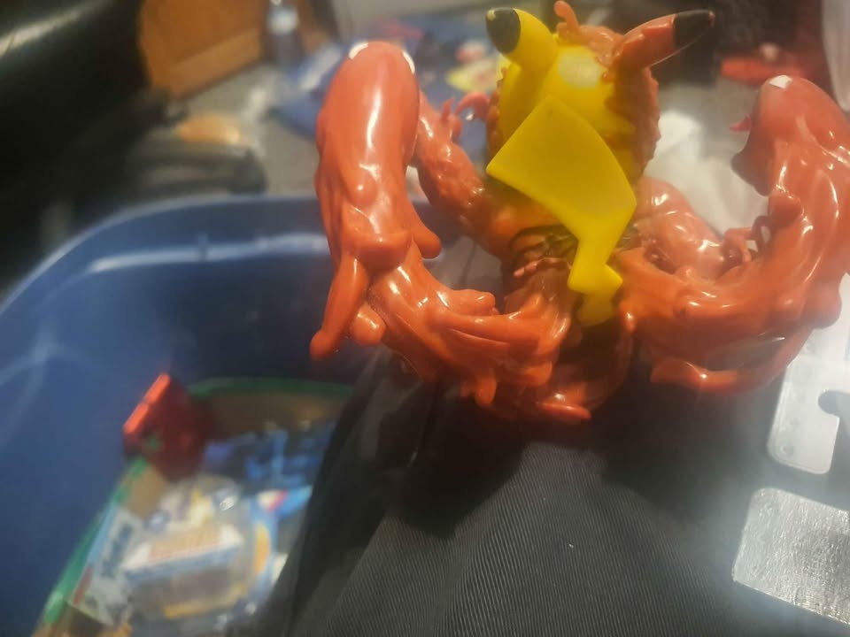 Pikachu Carnage Figure - photo 2