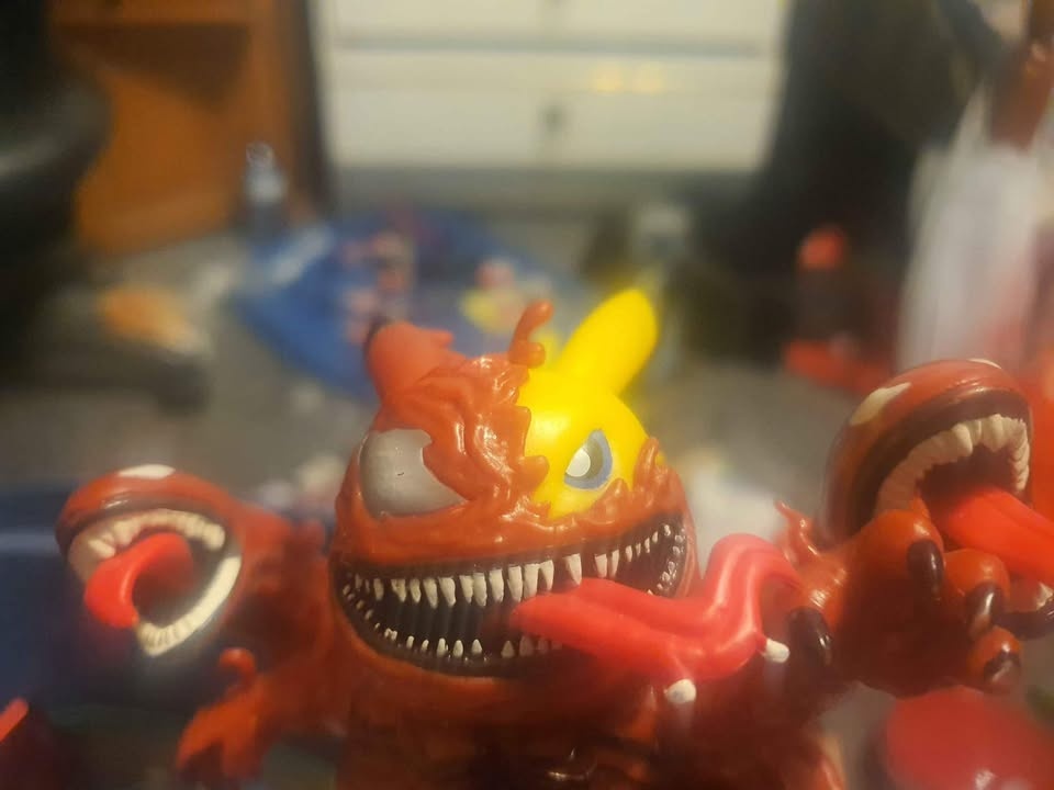 Pikachu Carnage Figure - photo 5