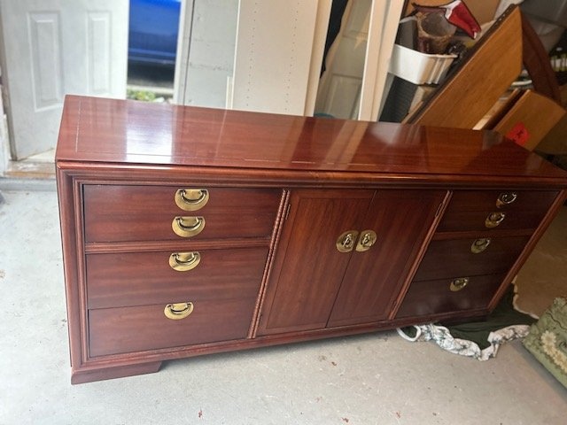 Kroehler Dresser with Trifold Mirror - photo 4