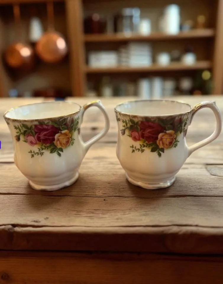 Royal Albert Old Country Roses - Various Pieces image indicator(6)