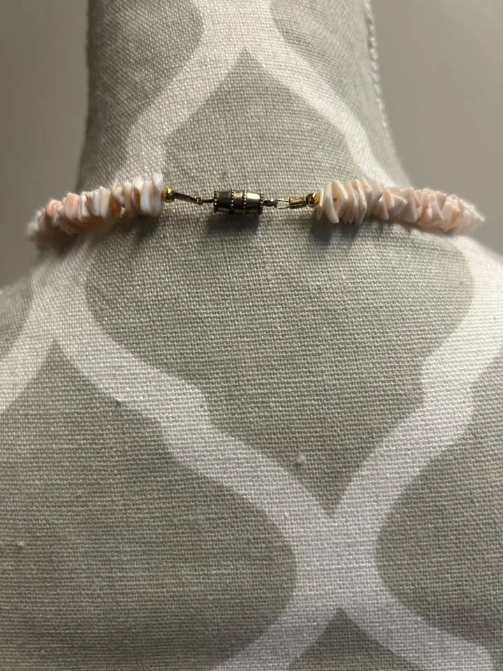 Shell Chip Necklace �– Vintage Pink & Cream Beach Boho Choker image indicator(10)