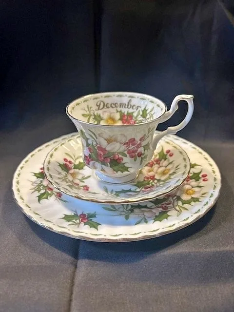 Royal Albert Christmas Rose Trio