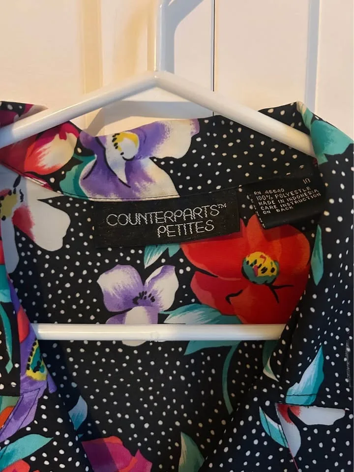 Vintage women’s floral blouse image indicator(3)