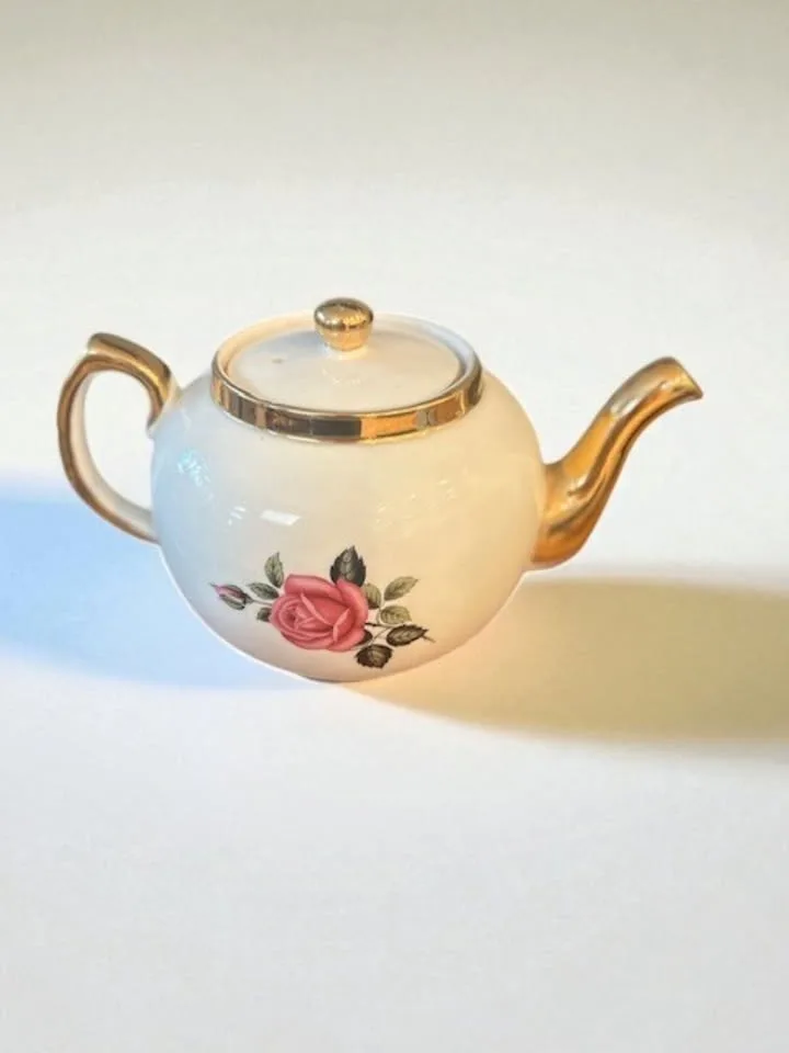 Vintage Floral Teapot and Creamer Jug; Carrigaline Pottery image indicator(4)