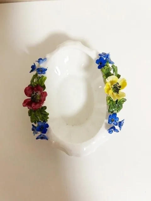 Bonbon Dishes & Flowers of the Year - Coalport image indicator(3)