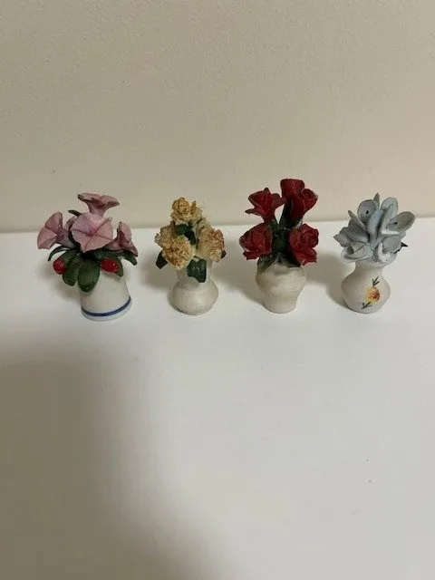 Bonbon Dishes & Flowers of the Year - Coalport image indicator(6)