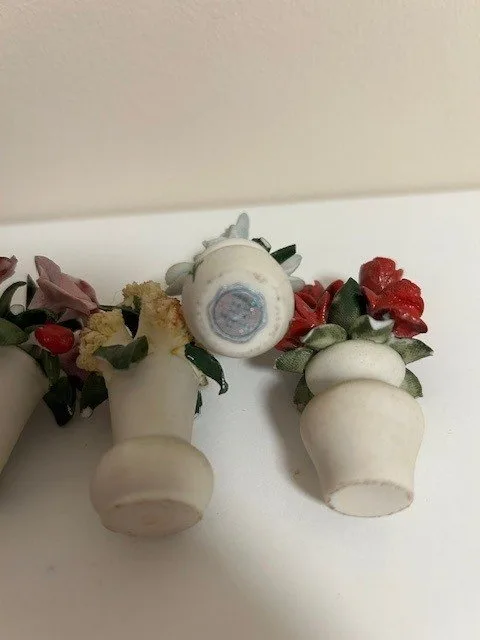 Bonbon Dishes & Flowers of the Year - Coalport image indicator(7)