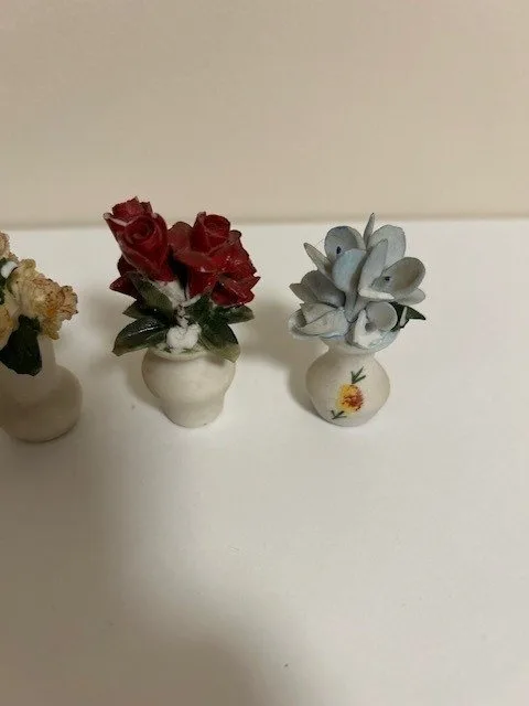 Bonbon Dishes & Flowers of the Year - Coalport image indicator(9)