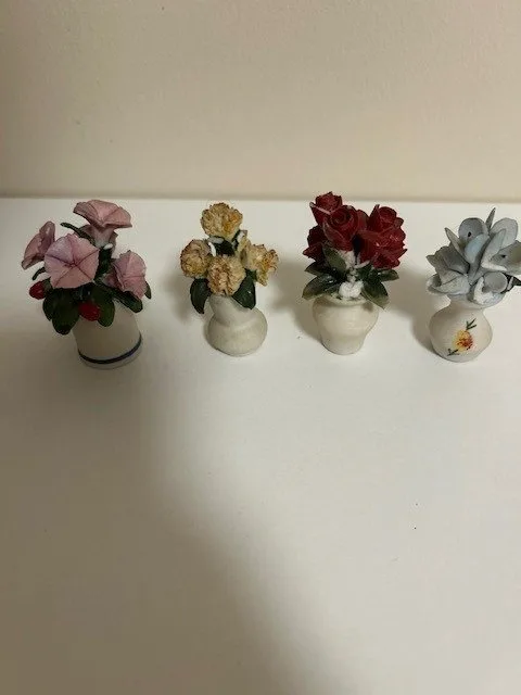 Bonbon Dishes & Flowers of the Year - Coalport image indicator(10)