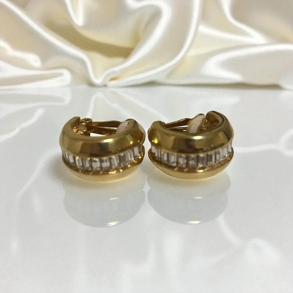 Vintage Ivana Trump Gold Toned Clip on Earrings