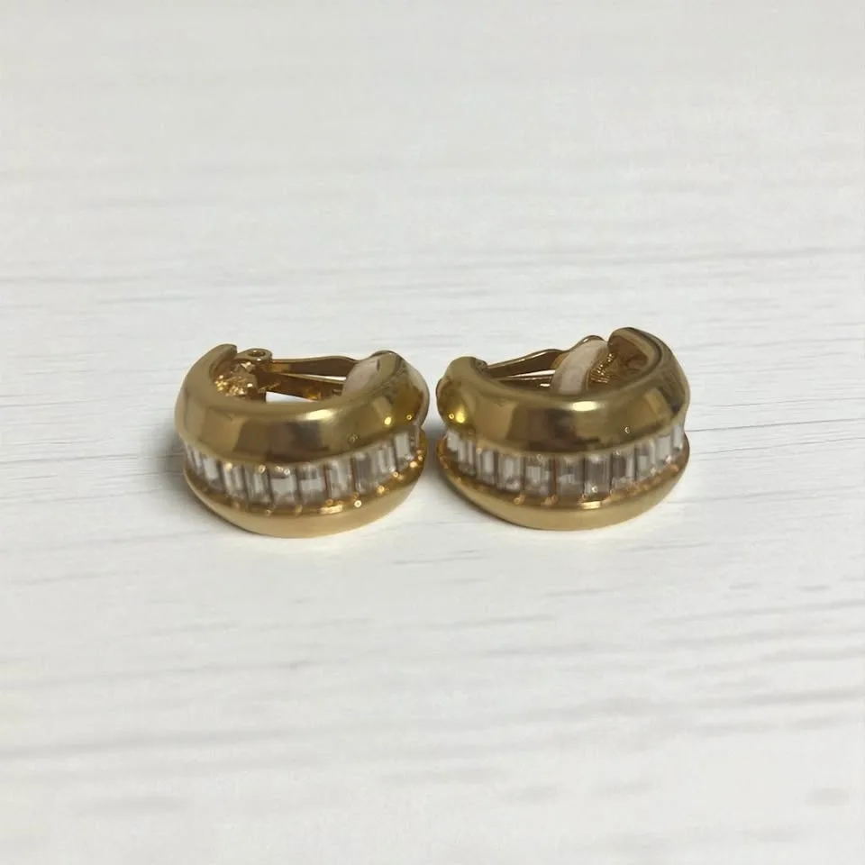 Vintage Ivana Trump Gold Toned Clip on Earrings image indicator(3)