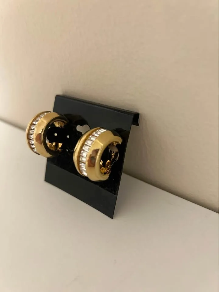 Vintage Ivana Trump Gold Toned Clip on Earrings image indicator(7)