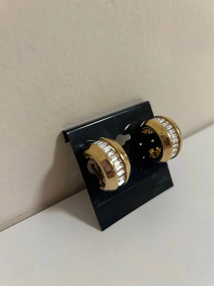 Vintage Ivana Trump Gold Toned Clip on Earrings image indicator(10)