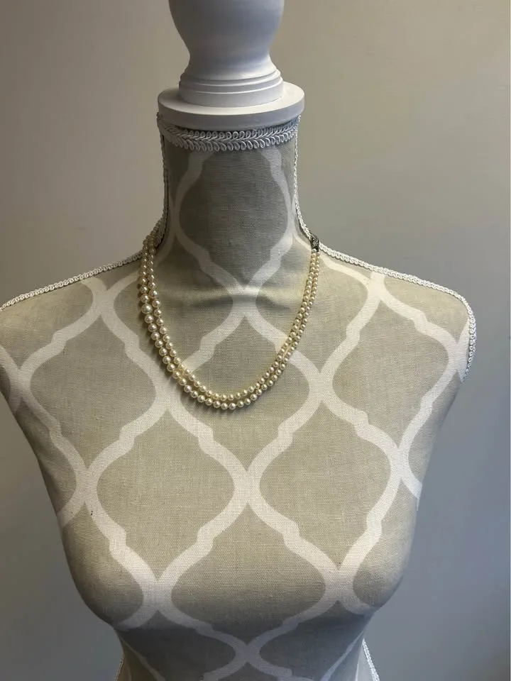 Treated Pearl Necklace with Sterling Silver Clasp image indicator(10)