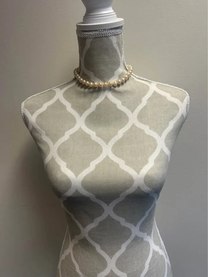 Faux Pearl Short Necklace image indicator(9)