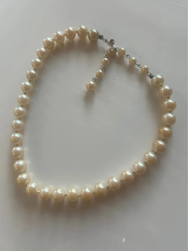 Faux Pearl Short Necklace image indicator(10)