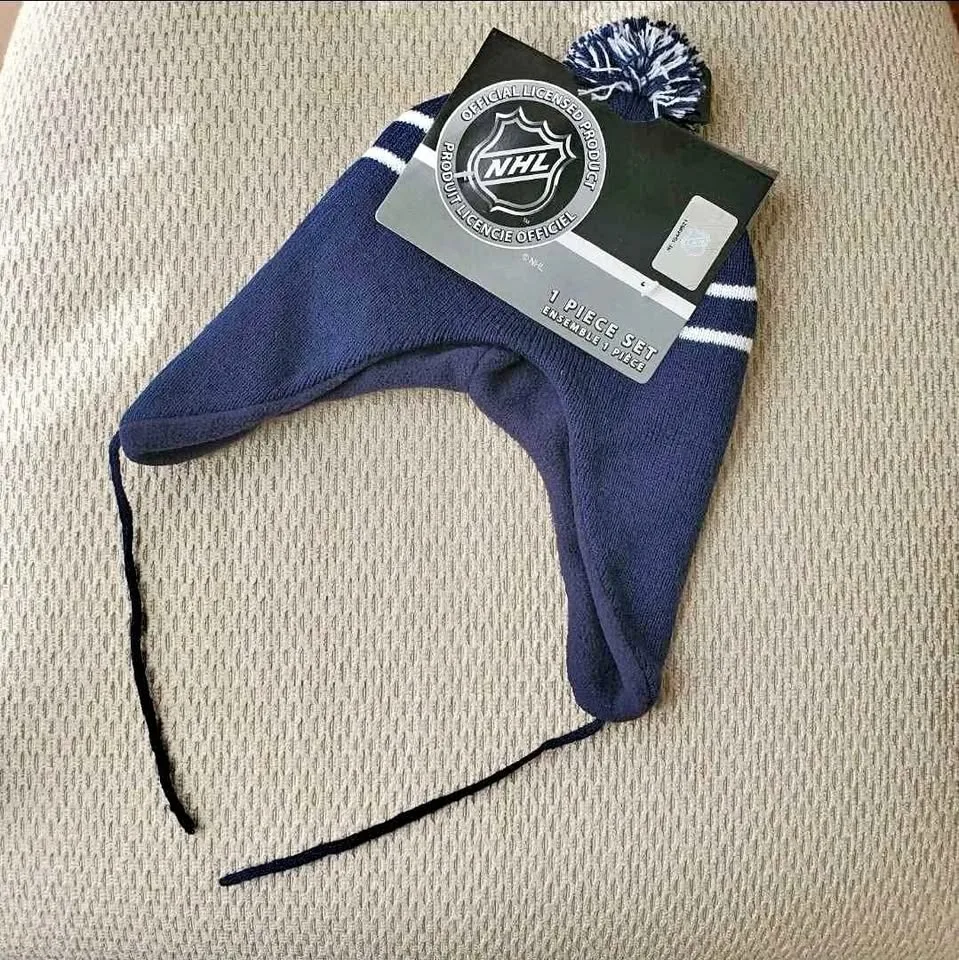 BNWT Toddler Maple Leafs Hat
