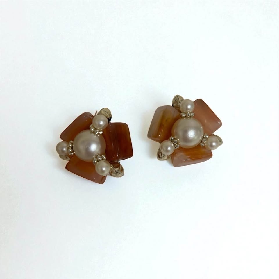 Mid-Century Clip-On Earrings: Amber & Pearl Starburst - photo 2