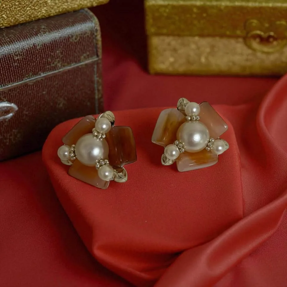 Mid-Century Clip-On Earrings: Amber & Pearl Starburst image indicator(3)