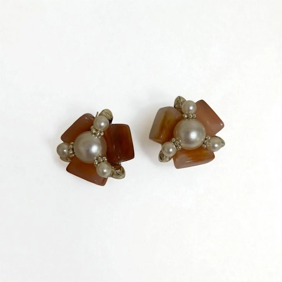 Mid-Century Clip-On Earrings: Amber & Pearl Starburst image indicator(6)