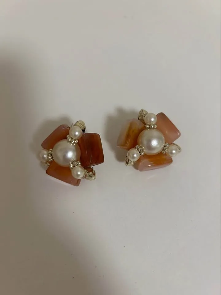 Mid-Century Clip-On Earrings: Amber & Pearl Starburst image indicator(9)