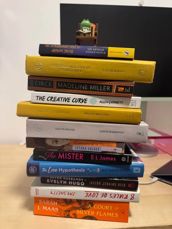 BOOK SALE 📚 image indicator(2)