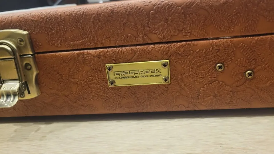 $150 Crossrock Wooden Case for Jazzmaster/Jaguar image indicator(4)