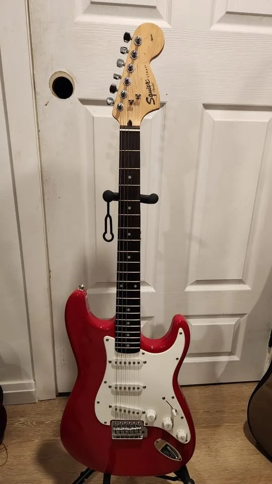 $250 Squier Stratocaster - Dakota Red - Affinity Series image indicator(2)