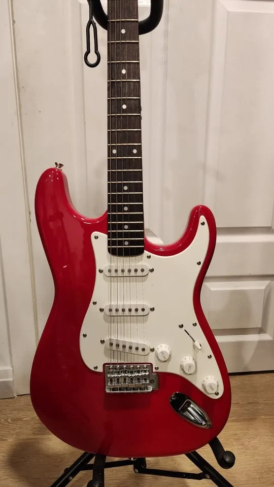 $250 Squier Stratocaster - Dakota Red - Affinity Series image indicator(3)