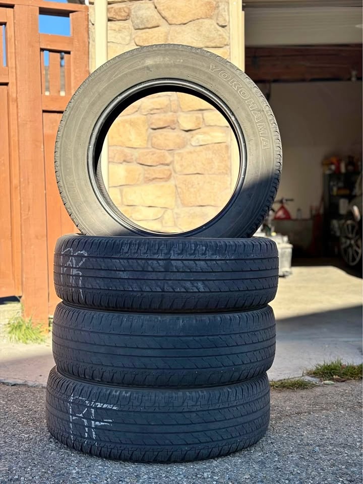 (4) Yokohama 245/60R20 M+S Tires