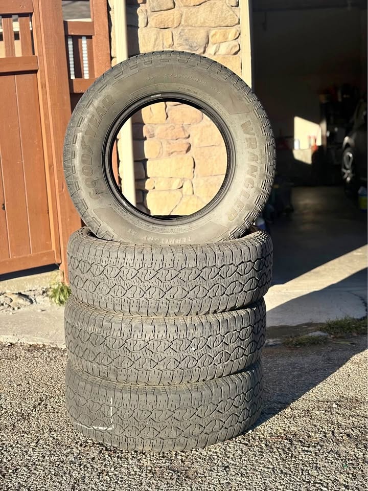 (4) Goodyear 275/65R18 M+S Tires