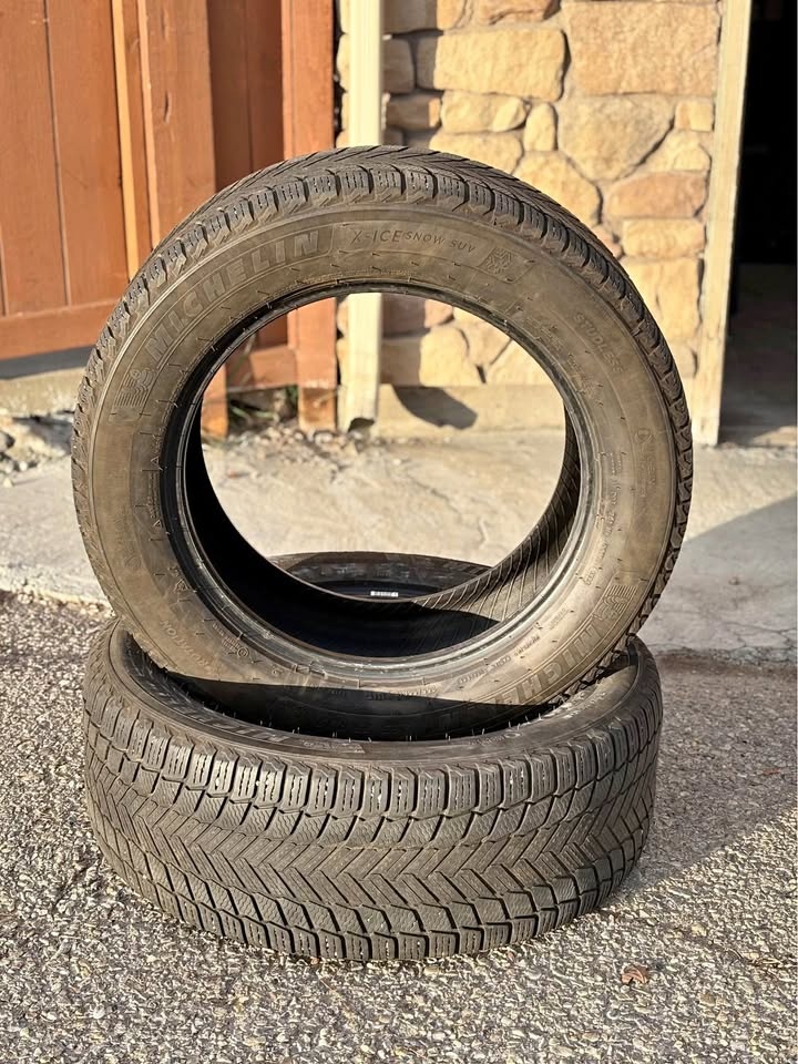(2) Michelin 255/55R19 Winter Tires