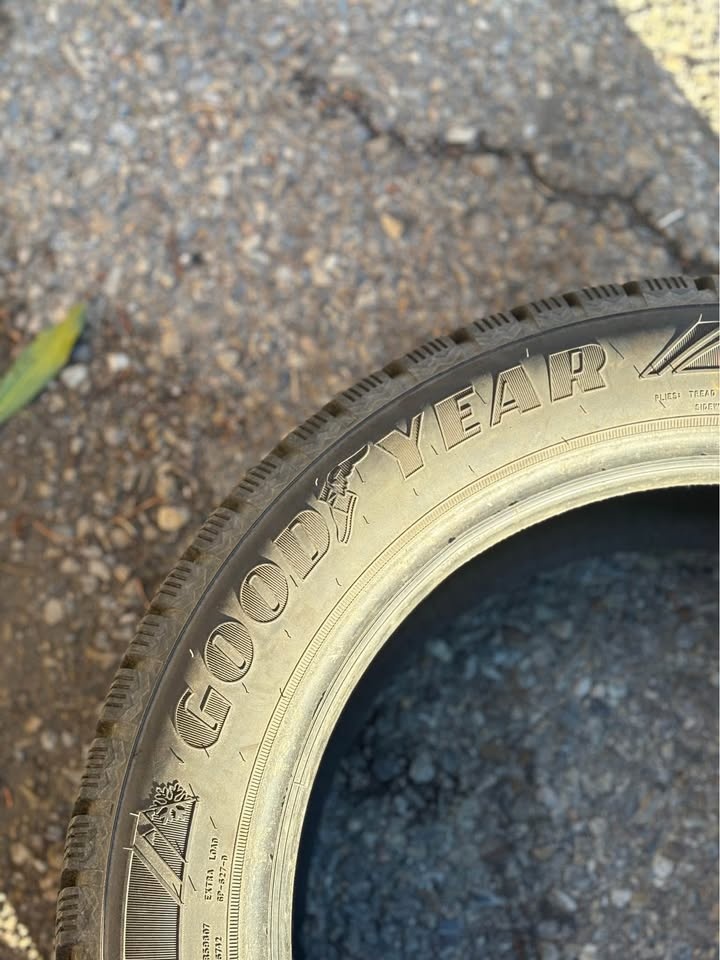 Goodyear 225/50R17 Winter Tire - photo 5