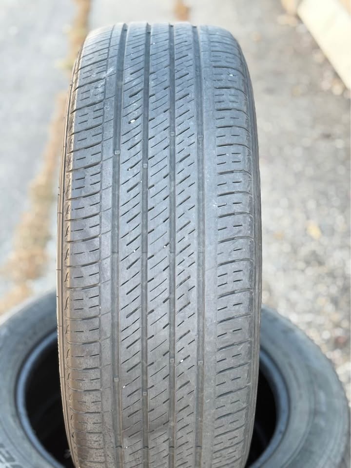 (4) Kumho 235/60R18 All Season Tires - photo 3