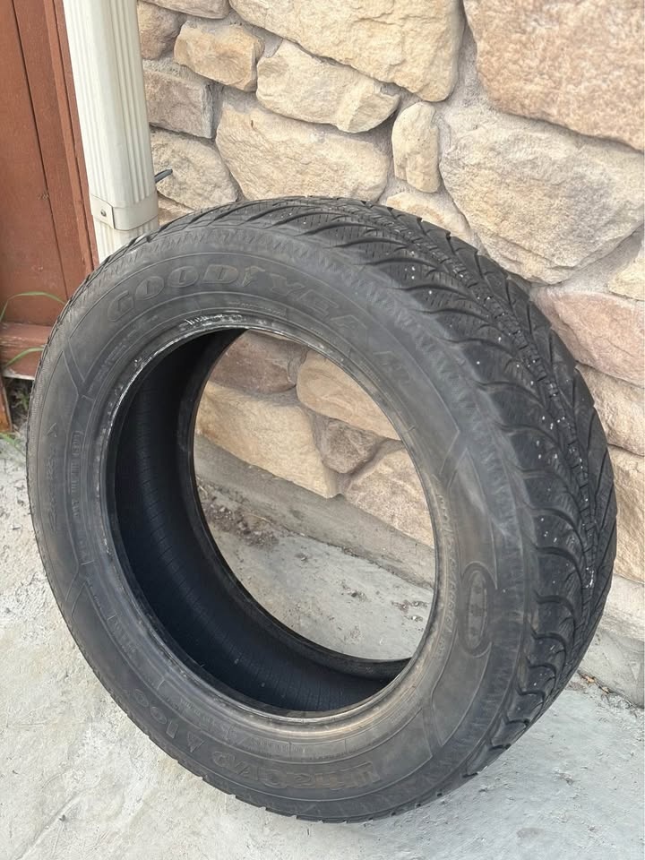 Goodyear 235/60R18 Winter Tire - photo 2