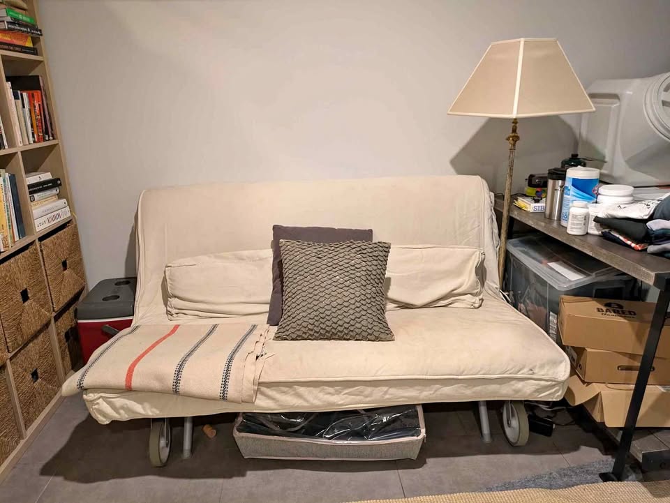 Comfortable fold out futon (clean, pest free!)