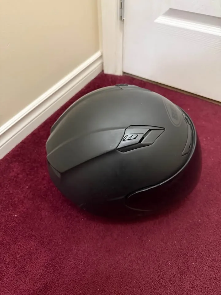 Bell Qualifier DLX Blackout Blackout Helmet image indicator(2)