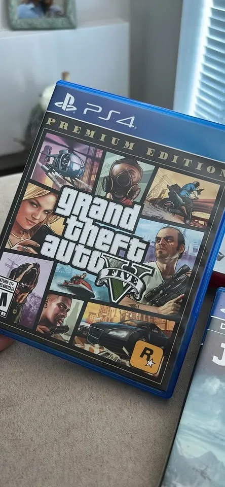 PS4 Game Lot image indicator(3)