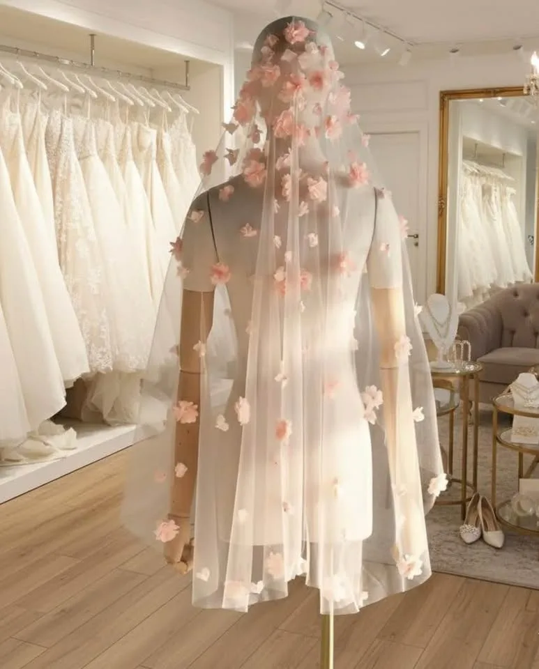 Peach Pearl Flower Fingertip Veil image indicator(3)