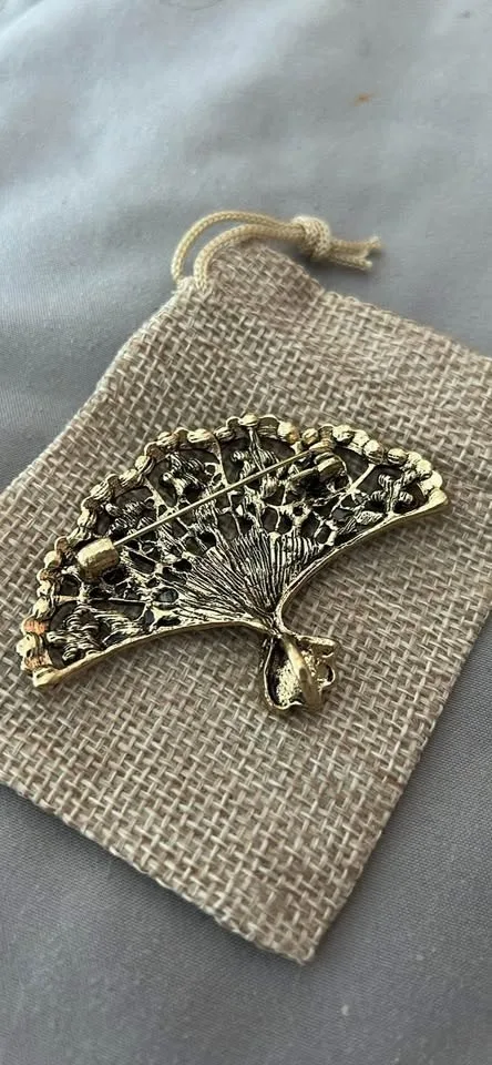 Fan Brooch image indicator(2)