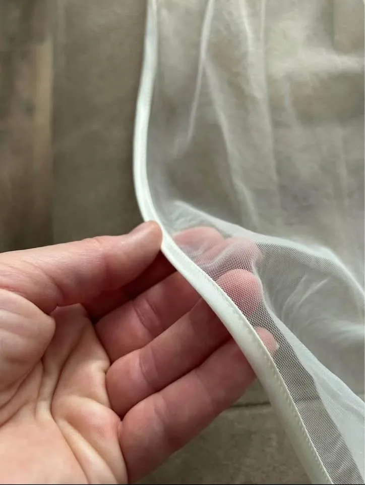 Cathedral Satin edge soft white & ivory Veil image indicator(5)