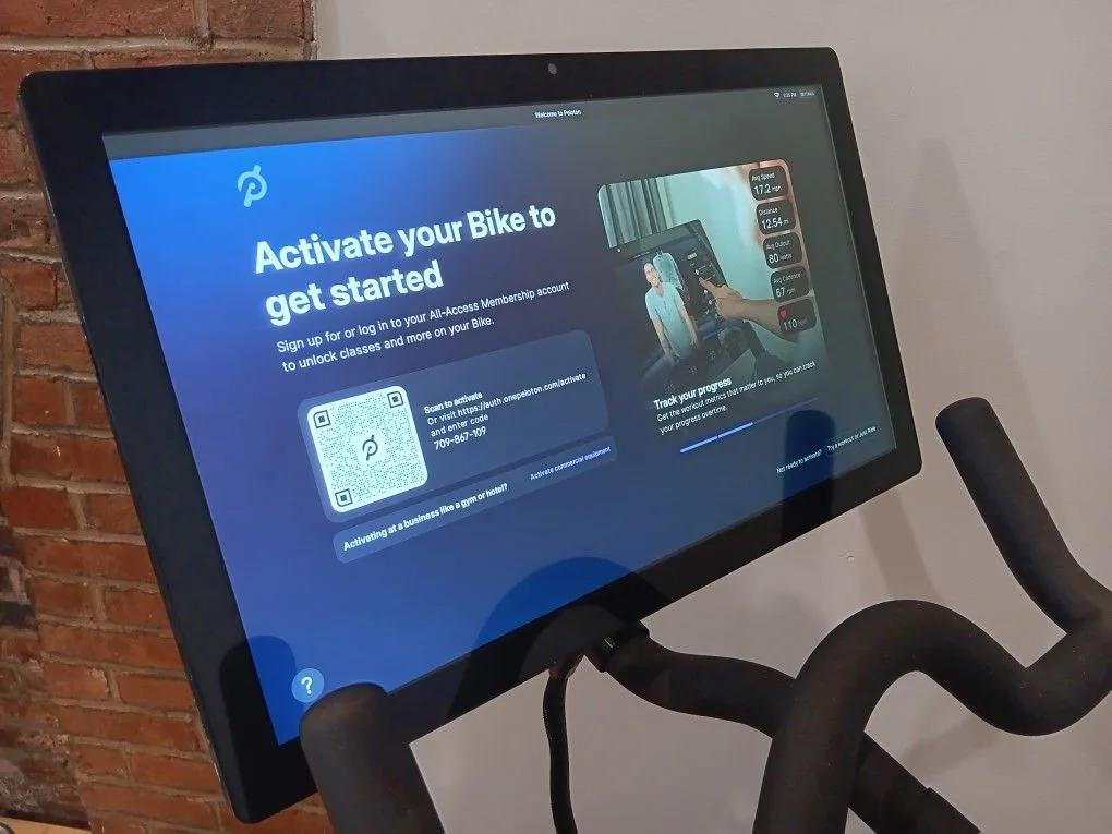 Peloton Original Bike (PLTN‑RB1VO‑2) – Barely Used image indicator(2)