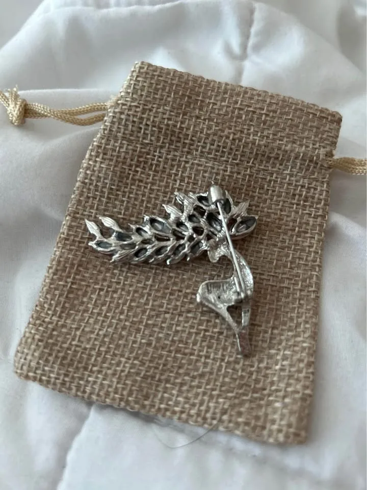 Deer Brooch image indicator(2)