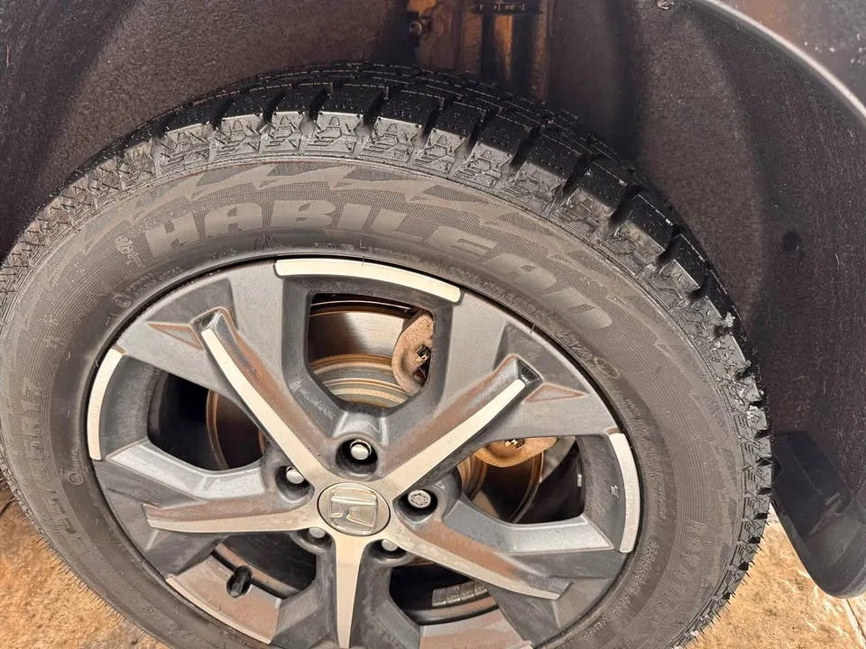 Habilead 225/55R17 Winter Tires – Like New (Tires only)