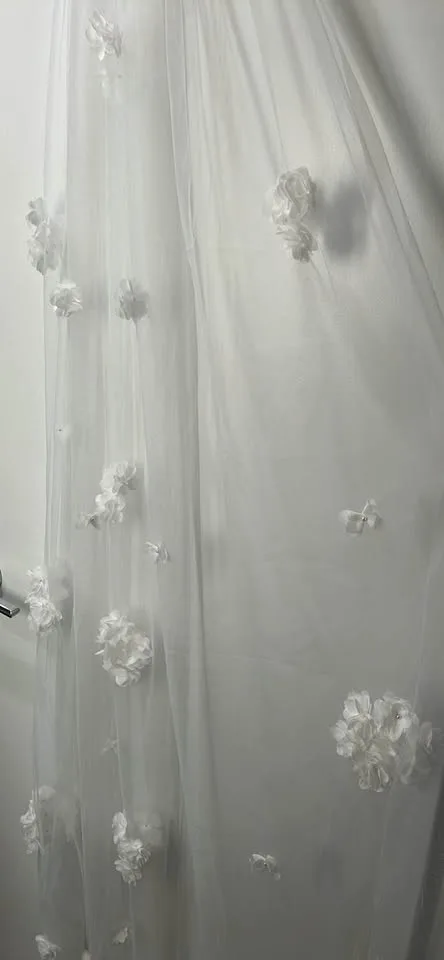 Soft white chiffon Floral Veil - floor length image indicator(2)