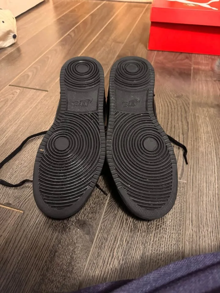 Nike US Size 11 Black image indicator(5)